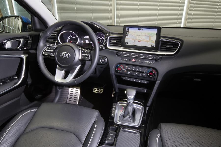 Торпедо Kia Ceed Sportswagon 2018 года  (WW) (фото 43 из 47)
